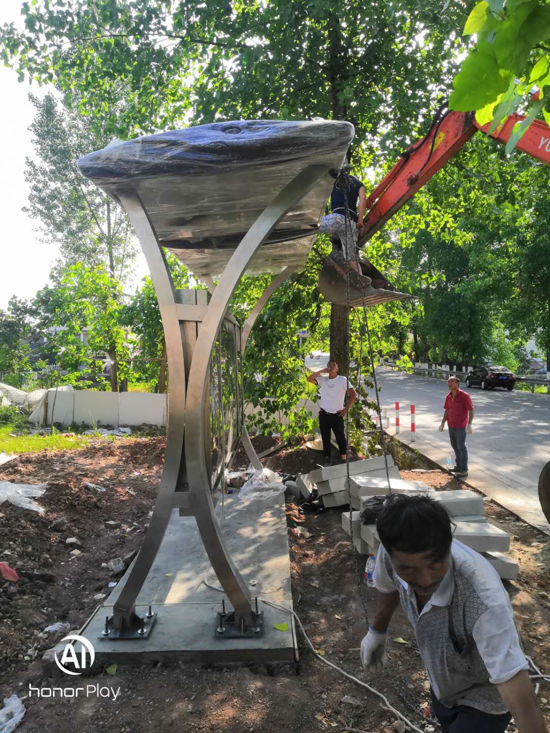 【鑫泰來候車亭】南充市鄉村公交站臺生產完成交付安裝